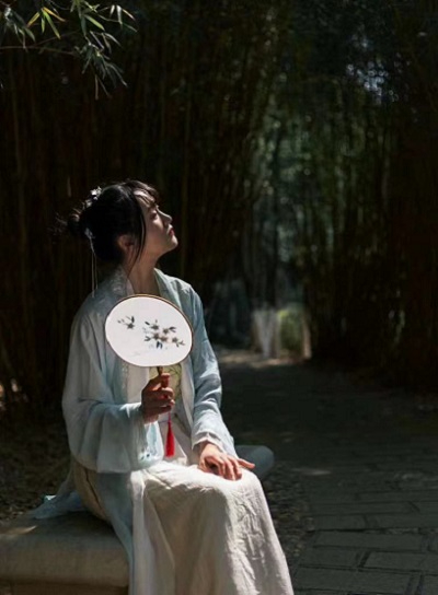 周倩